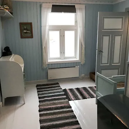Feriehus Nyheim Vacation House Isfjorden