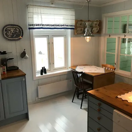 Nyheim Vacation House Vakantiehuis Isfjorden