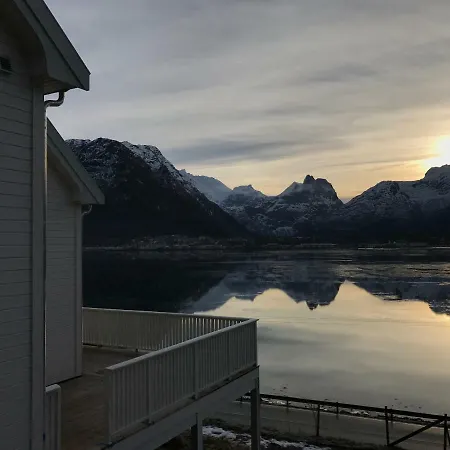 Дом отдыха Nyheim Vacation House Isfjorden